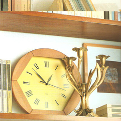 orologio in legno e plexiglass